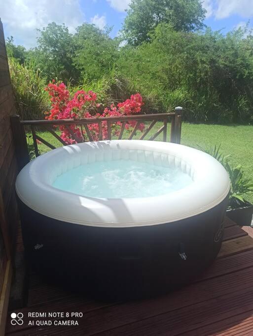 Ti-Case Appartement Jacuzzi A 100M De La Plage Sainte-Luce Exterior photo