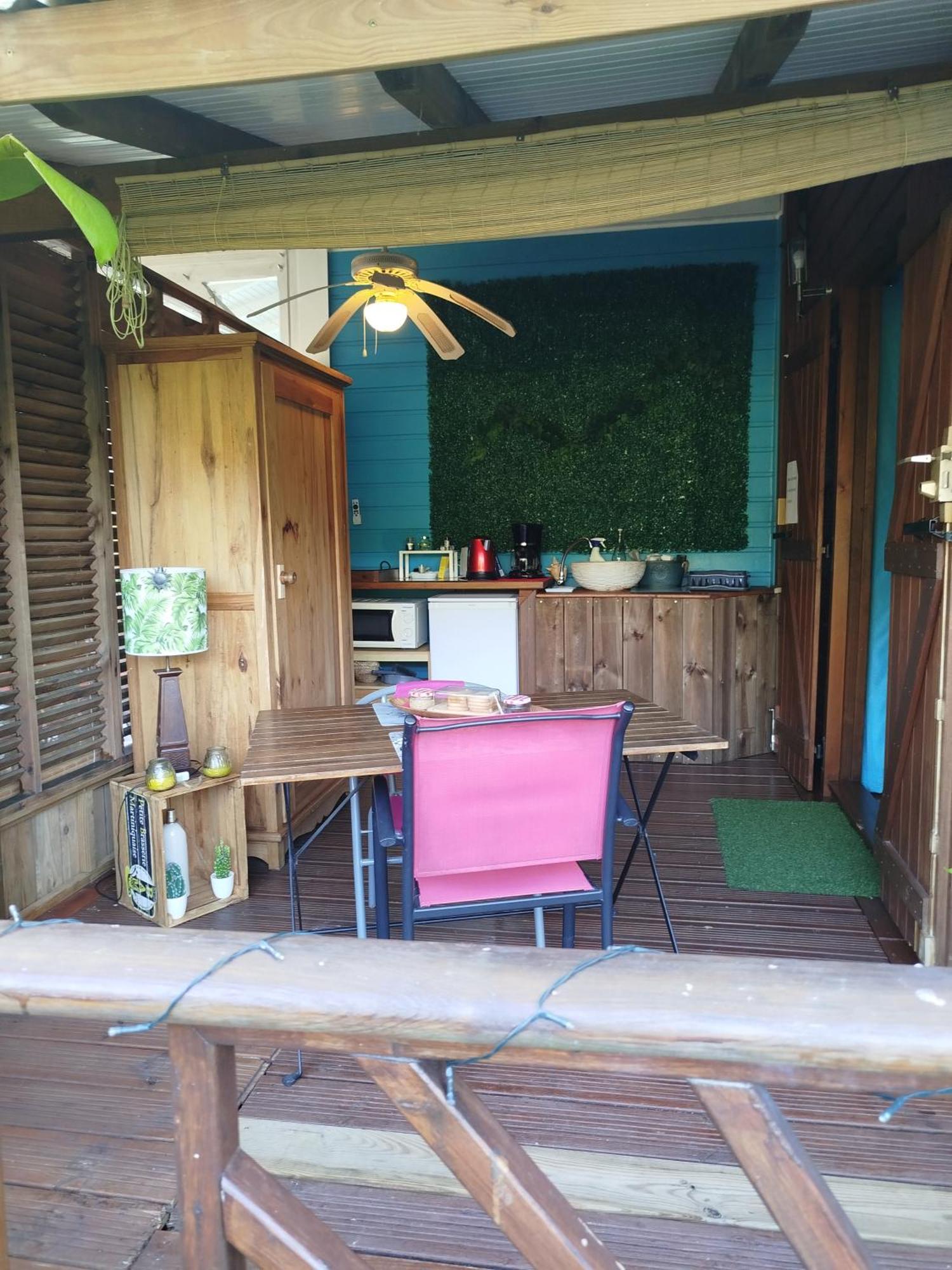 Ti-Case Appartement Jacuzzi A 100M De La Plage Sainte-Luce Exterior photo
